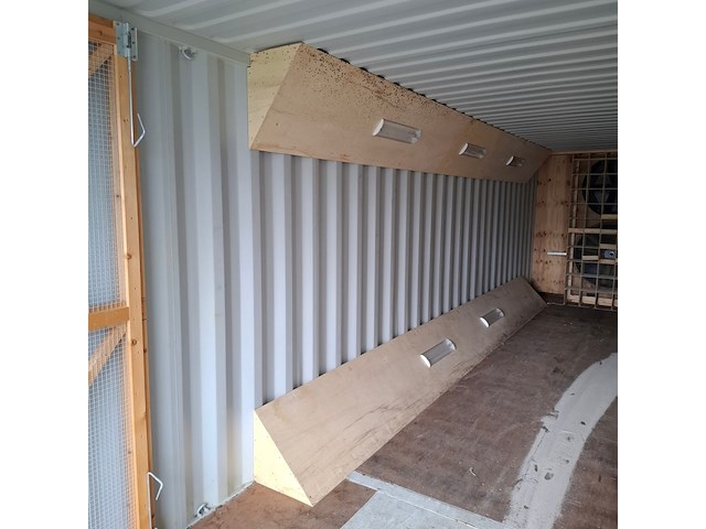 Windmolen testopstelling in 40ft high-cube container - afbeelding 32 van  50