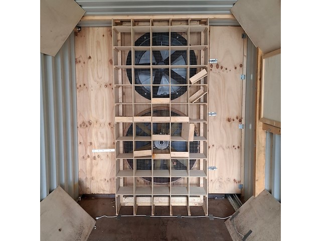 Windmolen testopstelling in 40ft high-cube container - afbeelding 37 van  50