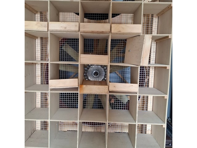 Windmolen testopstelling in 40ft high-cube container - afbeelding 41 van  50