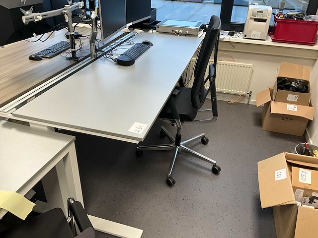 Wini electric verstelbaar bureau - afbeelding 1 van  4