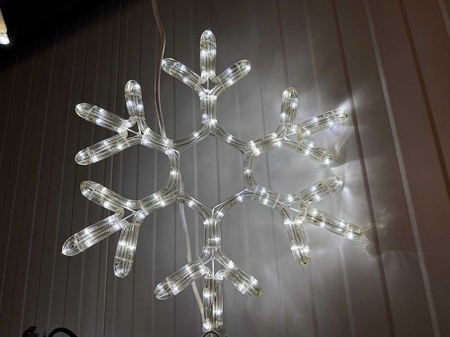Wink links ornament kerstverlichting / buitenverlichting (42x) - afbeelding 3 van  9