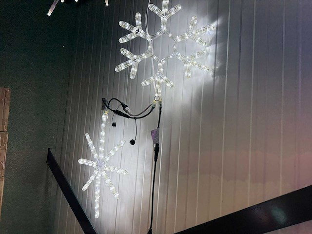 Wink links ornament kerstverlichting / buitenverlichting (42x) - afbeelding 4 van  9