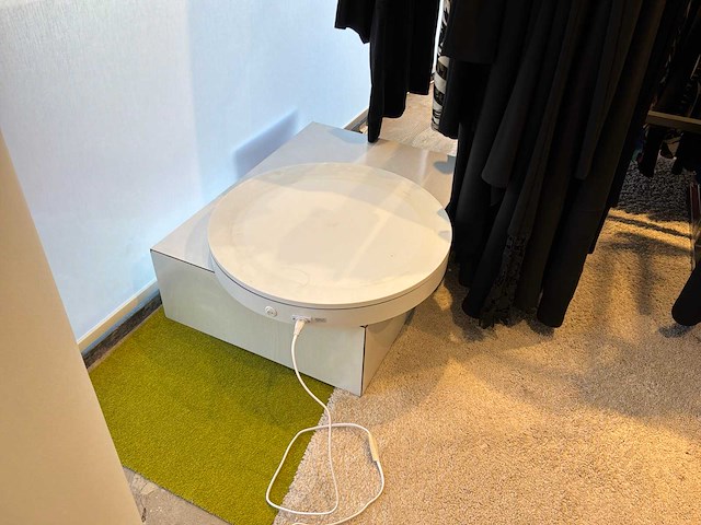 Winkel meubilair en kledingrekken - afbeelding 2 van  6