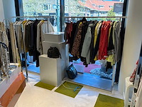 Winkel meubilair en kledingrekken