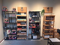 Winkel opstelling (bier grotendeels tht verlopen) - afbeelding 1 van  7