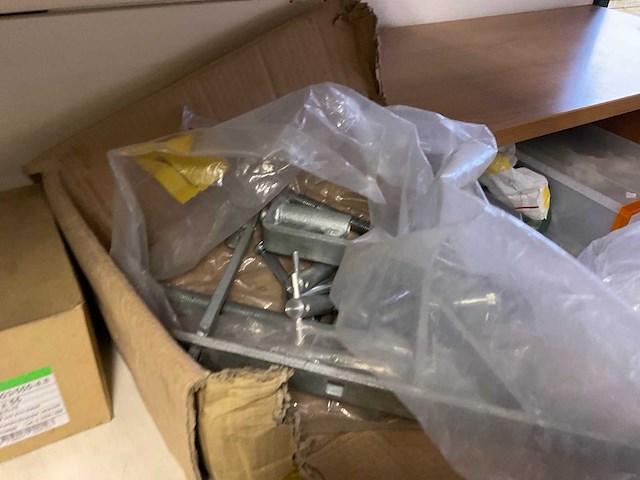 Winkel stelling met inhoud. - afbeelding 2 van  49