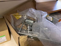 Winkel stelling met inhoud. - afbeelding 2 van  49