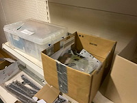 Winkel stelling met inhoud. - afbeelding 6 van  49