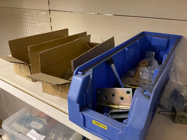 Winkel stelling met inhoud. - afbeelding 7 van  49