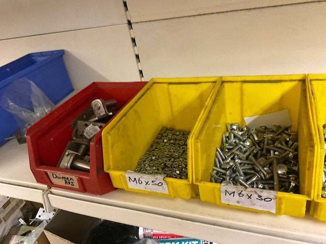 Winkel stelling met inhoud. - afbeelding 8 van  49