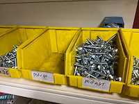 Winkel stelling met inhoud. - afbeelding 9 van  49