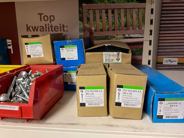 Winkel stelling met inhoud. - afbeelding 11 van  49