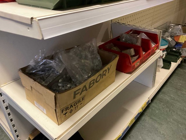 Winkel stelling met inhoud. - afbeelding 15 van  49