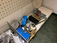 Winkel stelling met inhoud. - afbeelding 18 van  49