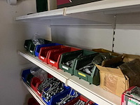 Winkel stelling met inhoud. - afbeelding 22 van  49