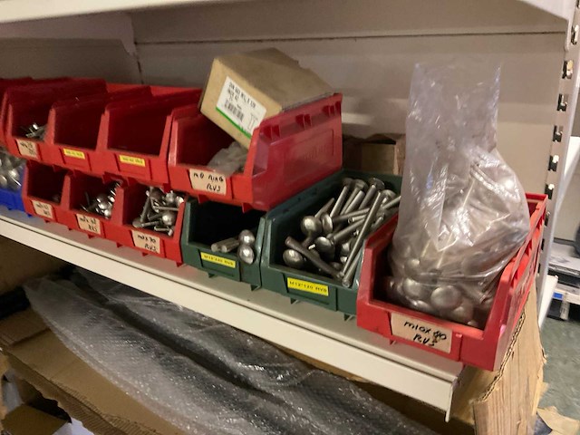 Winkel stelling met inhoud. - afbeelding 27 van  49