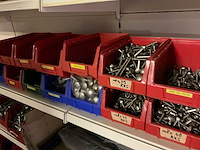 Winkel stelling met inhoud. - afbeelding 28 van  49