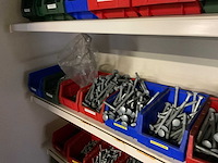 Winkel stelling met inhoud. - afbeelding 33 van  49