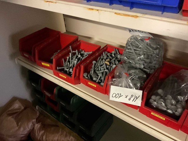 Winkel stelling met inhoud. - afbeelding 35 van  49