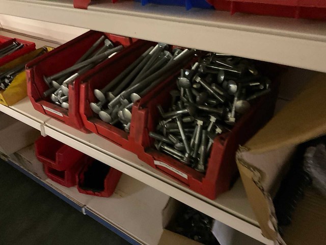 Winkel stelling met inhoud. - afbeelding 37 van  49