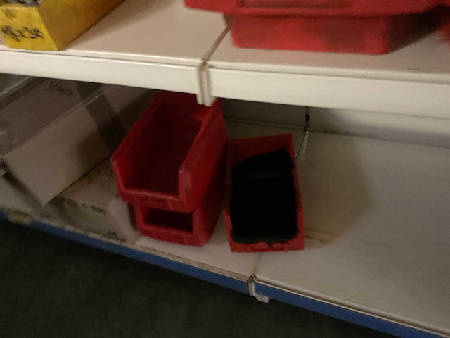 Winkel stelling met inhoud. - afbeelding 40 van  49