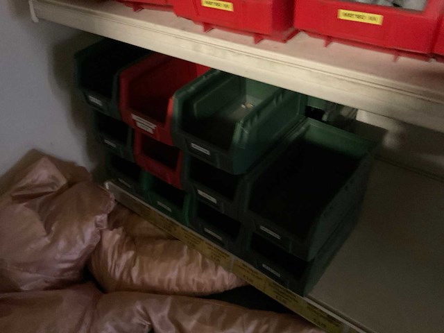 Winkel stelling met inhoud. - afbeelding 41 van  49