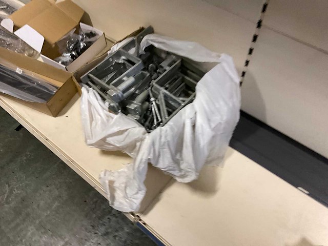 Winkel stelling met inhoud. - afbeelding 48 van  49