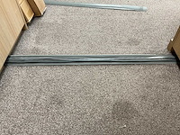 Winkel toonbank met achterwand - afbeelding 2 van  11