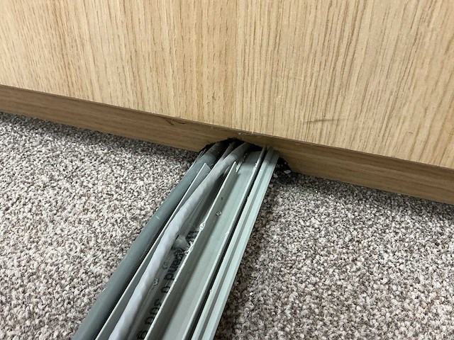 Winkel toonbank met achterwand - afbeelding 3 van  11