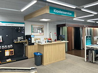 Winkel toonbank met achterwand - afbeelding 1 van  11