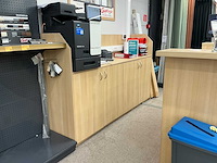 Winkel toonbank met achterwand - afbeelding 6 van  11