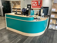 Winkel toonbank met achterwand - afbeelding 1 van  9