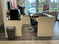 Winkel toonbank met achterwand - afbeelding 3 van  9