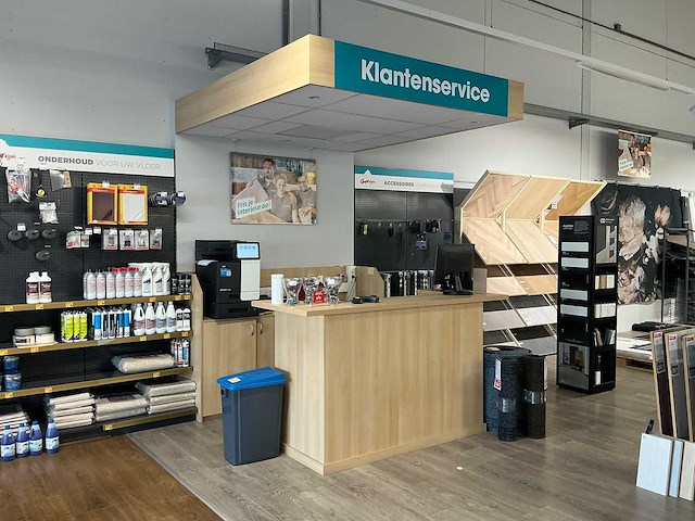 Winkel toonbank met achterwand - afbeelding 1 van  10