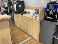 Winkel toonbank met achterwand - afbeelding 3 van  6