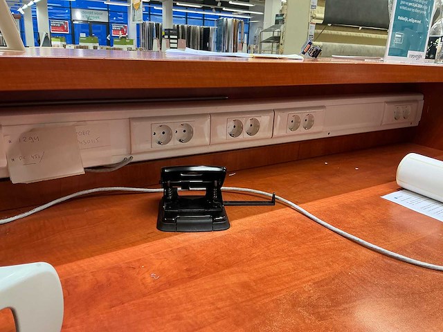 Winkel toonbank met achterwand - afbeelding 5 van  7