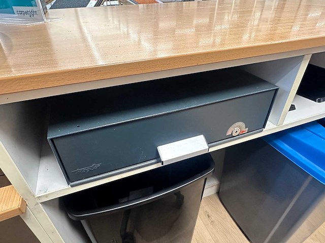 Winkel toonbank met bovenbouw - afbeelding 6 van  10