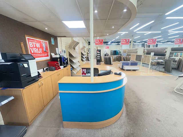 Winkel toonbank met bovenbouw - afbeelding 2 van  10