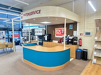 Winkel toonbank met bovenbouw