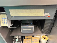 Winkel toonbank met decoratiestukken - afbeelding 7 van  10