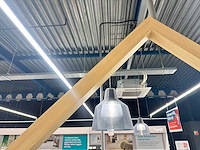 Winkel toonbank met decoratiestukken - afbeelding 10 van  10