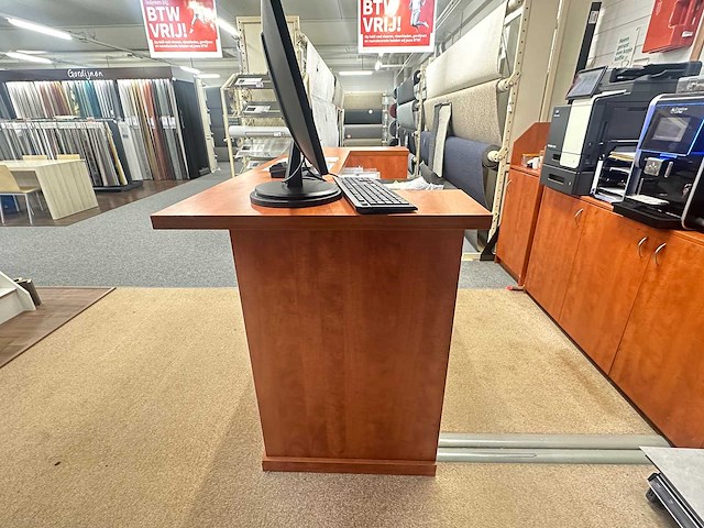 Winkel toonbank met inhoud - afbeelding 6 van  8