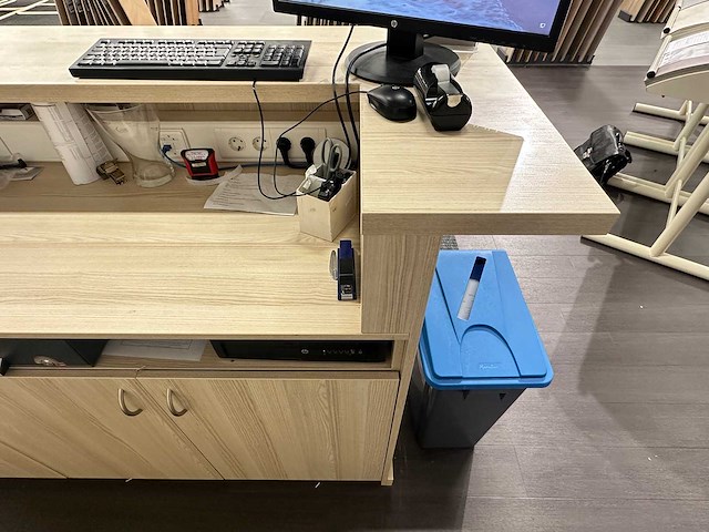 Winkelbalie met kast - afbeelding 6 van  9