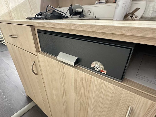 Winkelbalie met kast - afbeelding 7 van  9