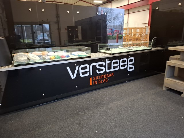 Winkelbalie v.v. 2x vitrinekast - afbeelding 12 van  22