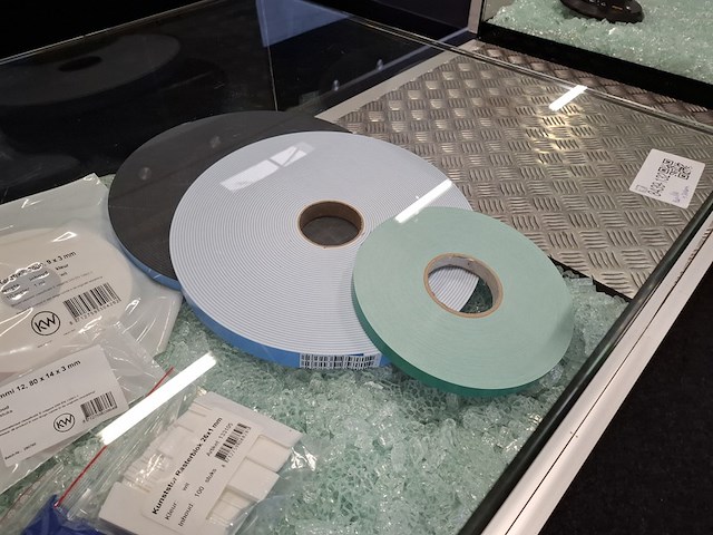 Winkelbalie v.v. 2x vitrinekast - afbeelding 21 van  22