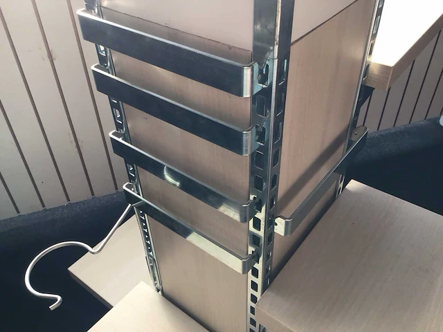 Winkeldisplay / presentatiemeubel - afbeelding 4 van  4