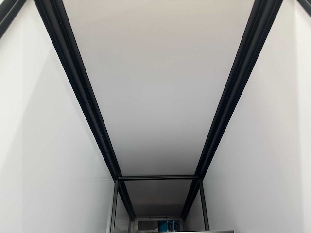 Winkeldisplay voor plinten en metalen rek - afbeelding 3 van  5