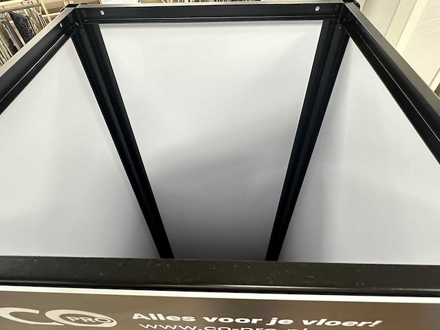 Winkeldisplay voor plinten - afbeelding 3 van  3