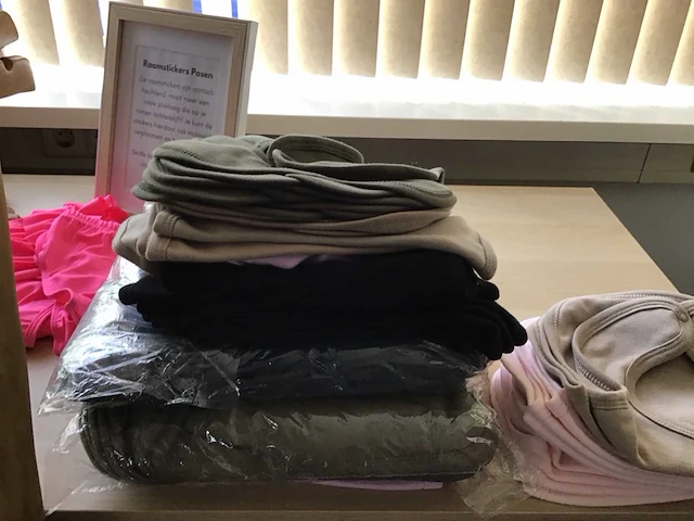 Winkelinventaris en baby/kleuterbenodigheden - afbeelding 15 van  15